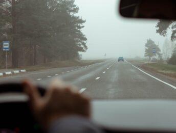 Allerta nebbia in Italia: come guidare in sicurezza