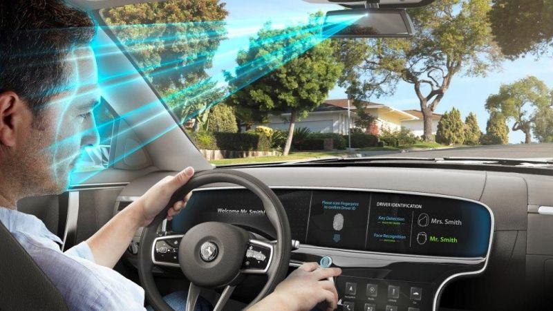 CES 2017: Continental presenta l'auto biometrica che si adatta al guidatore