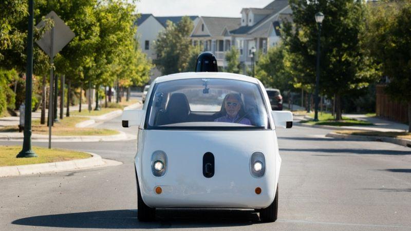 Google rottama le Firefly: le simpatiche auto sono obsolete e lente