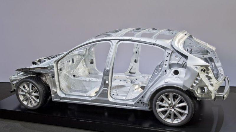 Mazda Skyactiv-X: acciaio speciale batte alluminio, le novità dal 2019