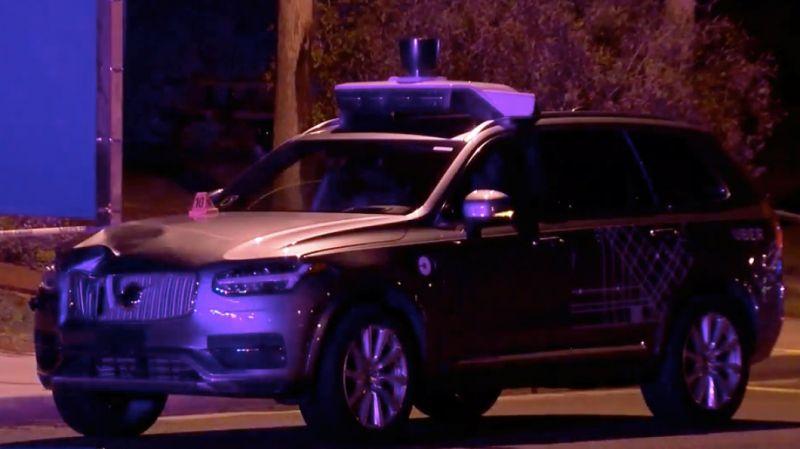 Primo pedone ucciso dalla guida autonoma, Uber blocca i test negli USA