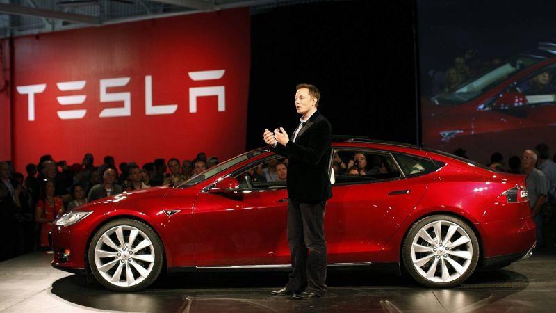 Tesla, 40 milioni di multa e le dimissioni di Musk per le accuse di falso