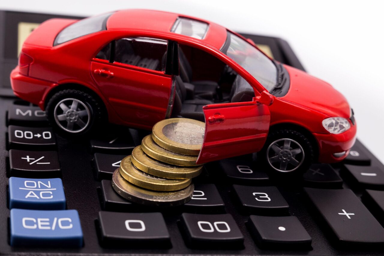 Costi auto: spesi 230,6 miliardi di euro nel 2023
