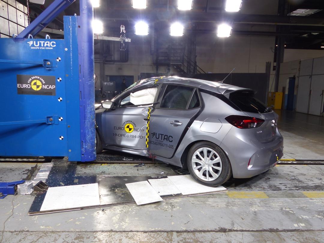Crash test Opel Corsa 2019: solo 4 stelle Euro NCAP
