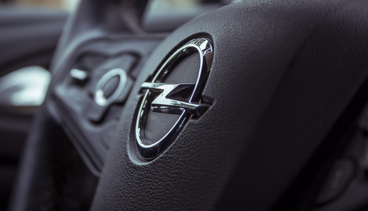 Maxi richiamo Opel in Europa: Adam e Corsa con problemi di emissioni