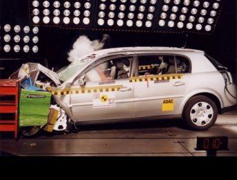 Crash Test Opel Signum