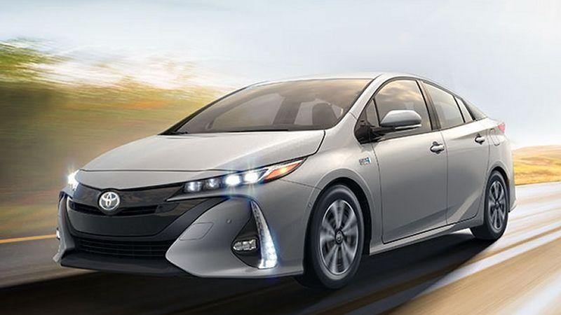 Toyota mette in sicurezza le batterie al litio: più autonomia e meno costi