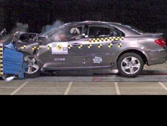 Crash Test Honda Legend