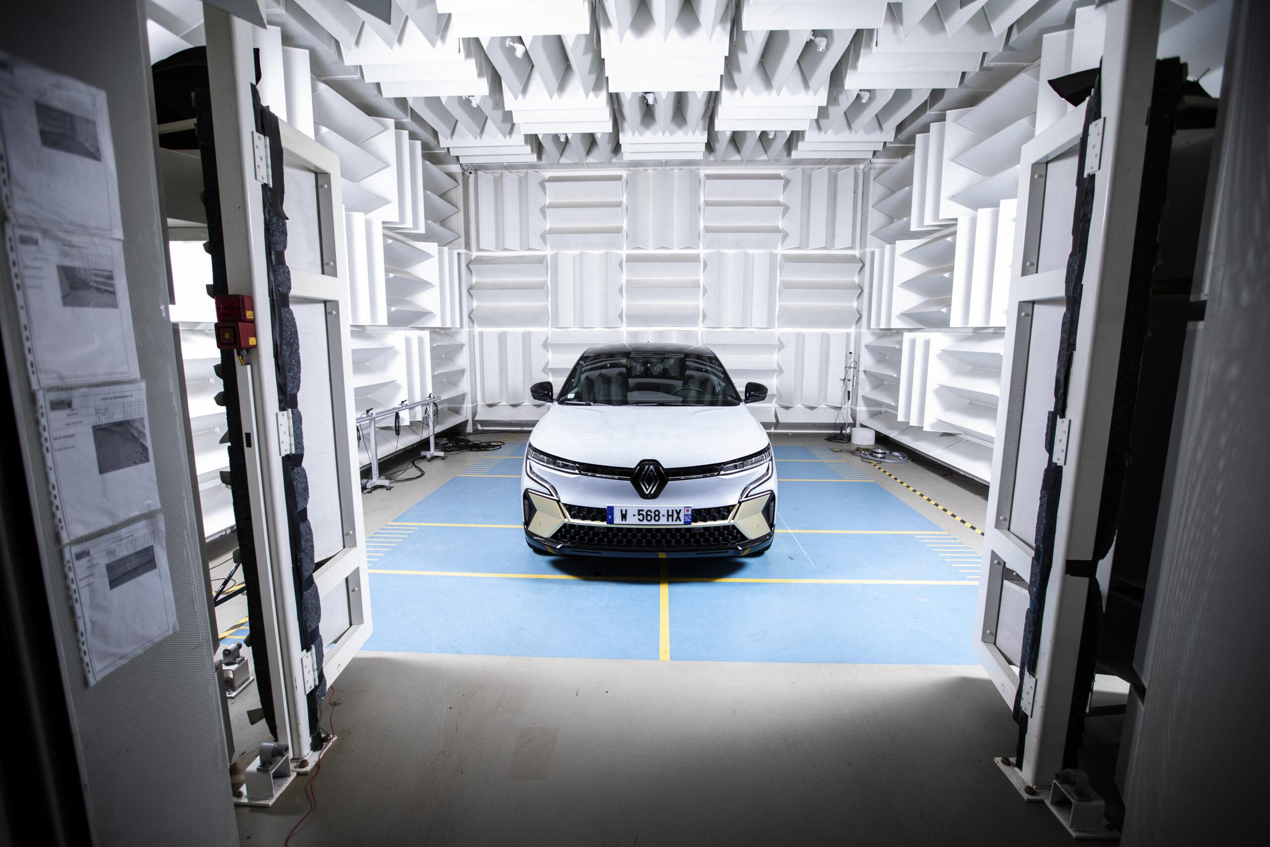 Renault: nel laboratorio top-secret nasce il suono delle nuove auto