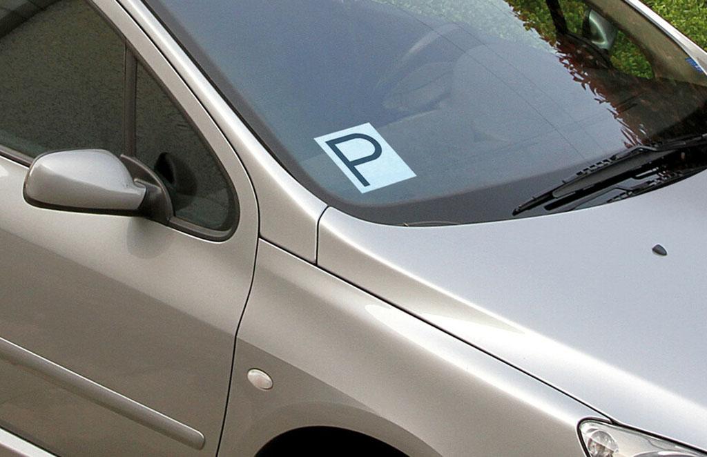 Patente: quando è obbligatoria la P di Principiante per l'auto 