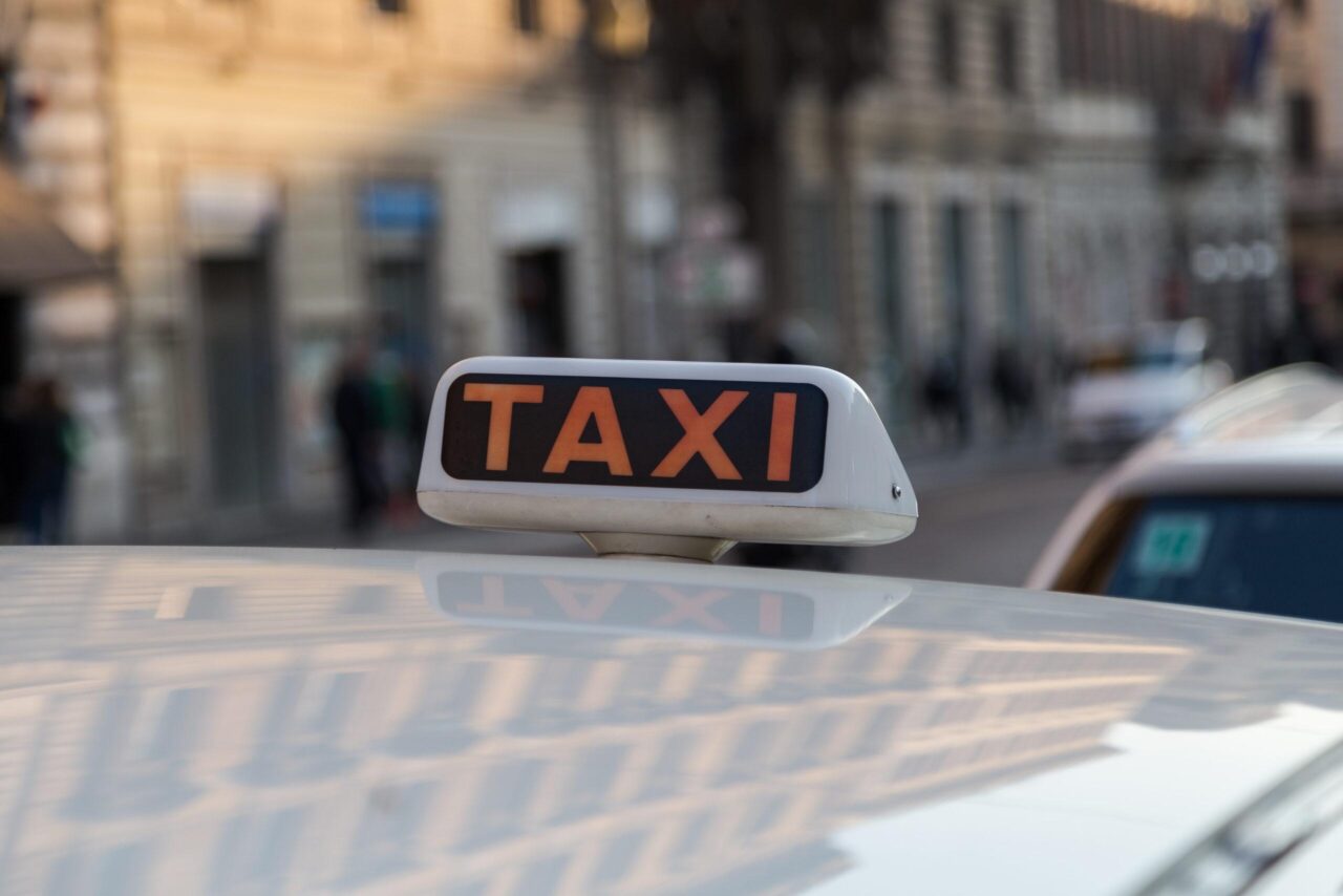 Antitrust chiede aumento licenze Taxi: il tetto del 20% non basta