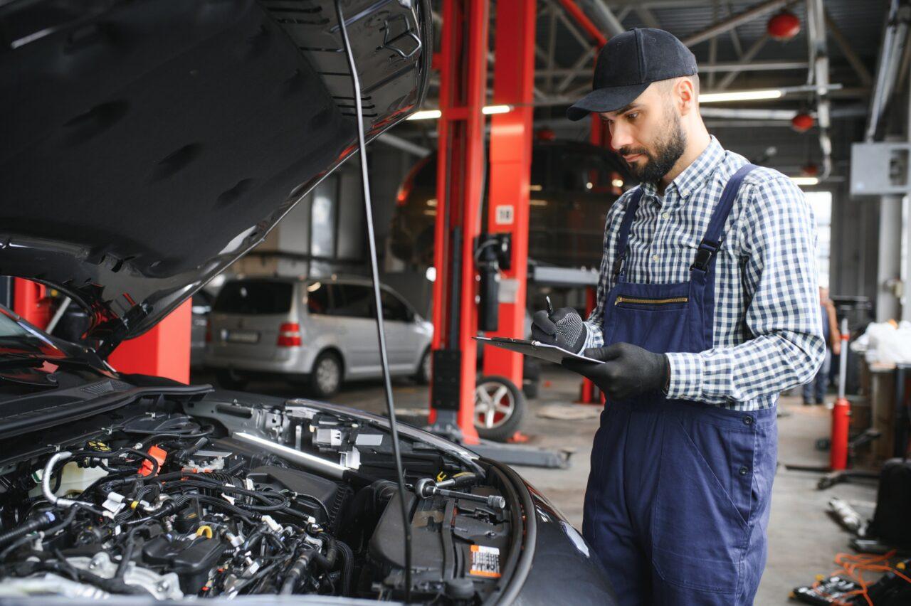 Costi di riparazione auto, aumento a 660 euro nel 2023