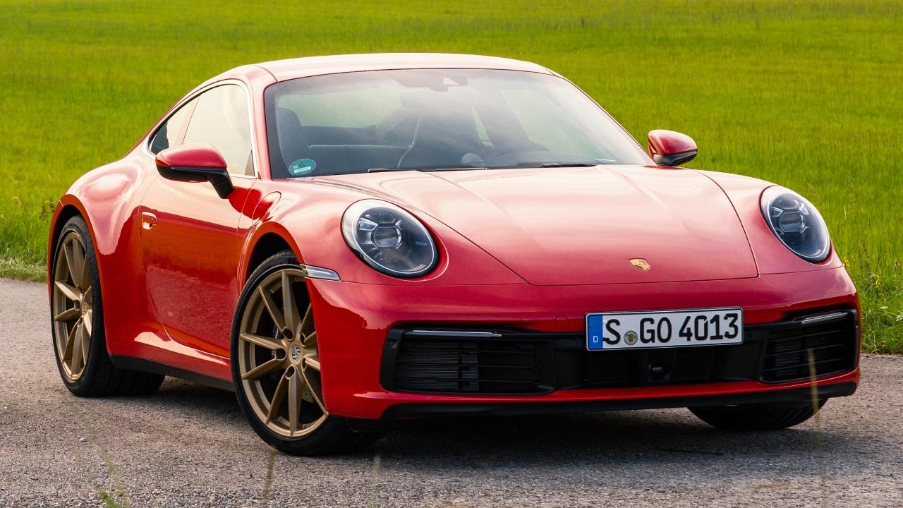 Porsche 911, sarà ibrida: tutte le evoluzioni del mito fino all’HEV