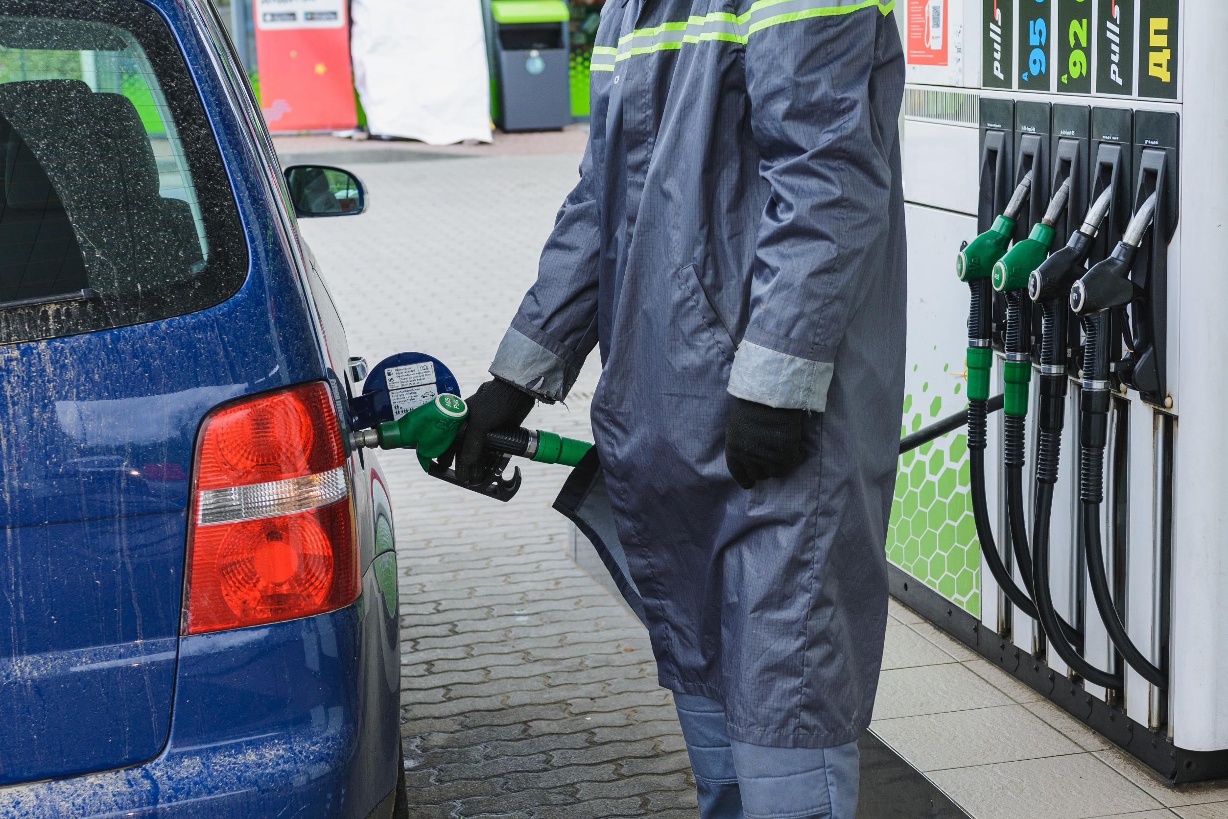 Quanto guadagna un distributore di carburante? “Solo 3 cent al litro”