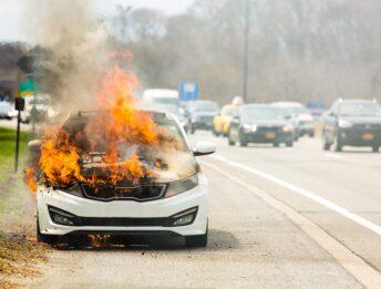 Consumer Report: “auto resistenti al fuoco, ma non cancerogene”