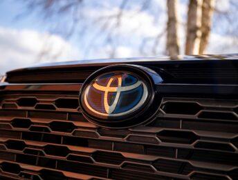 Toyota, stop alla vendita di 3 modelli: problemi sui test di sicurezza