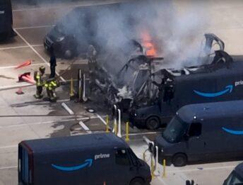 Amazon: 3 furgoni elettrici a fuoco, uno era collegato alla colonnina
