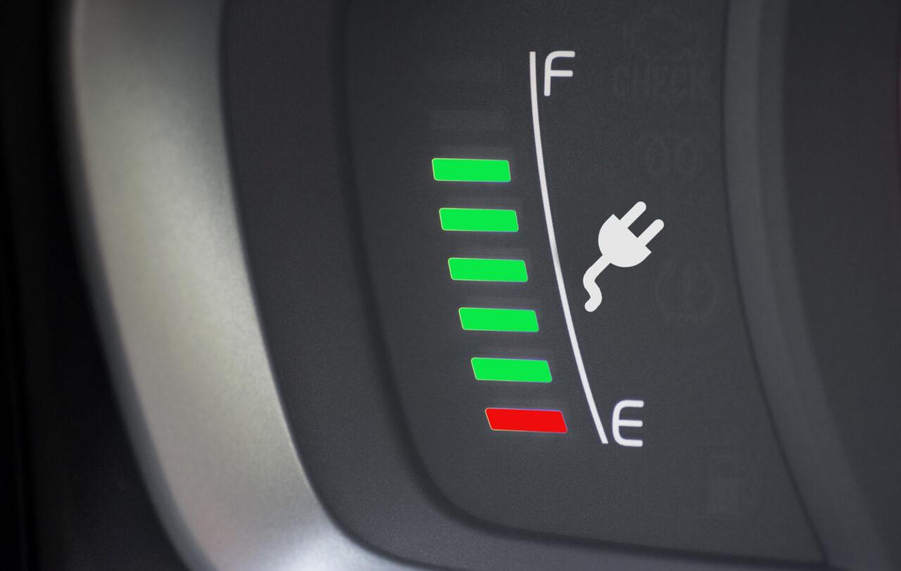 Incentivi auto elettriche finiti: perché non usare le risorse avanzate?