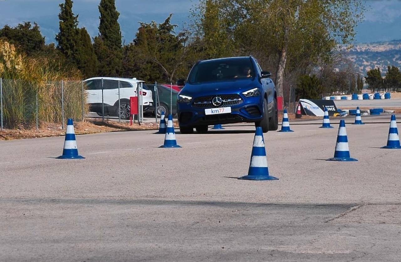 Mercedes GLA 250e nel test dell’alce: “l’ESC è sconcertante”