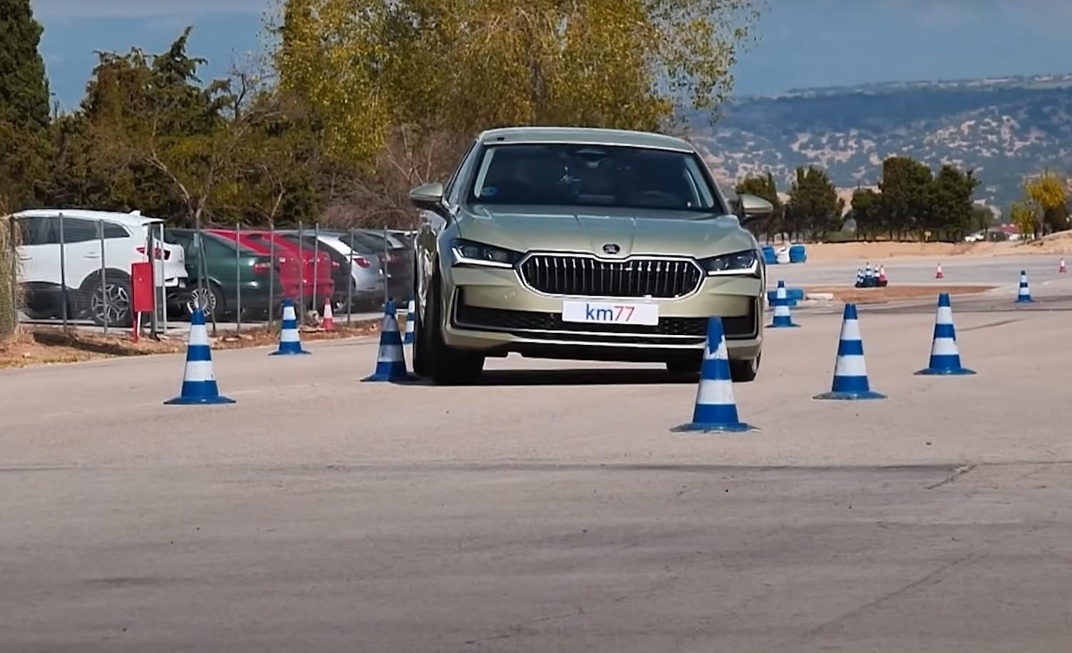 Skoda Superb 1.5: il test dell’alce fa emergere pro e contro